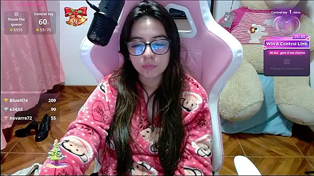 Maggie_Fox3's cam snapshot