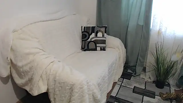 JullieMilf live sex cam