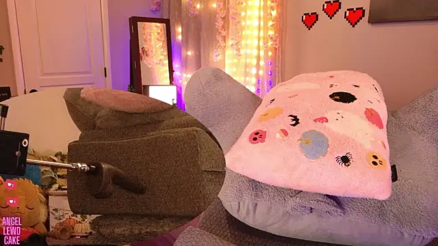 Angel-Lewd-Cake's cam snapshot