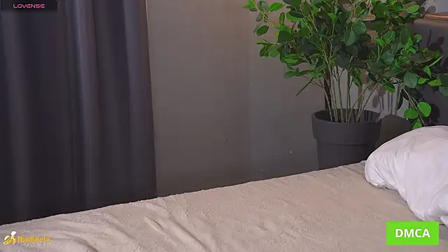 Bellacle live sex cam