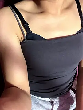 Thuyli_xx's cam snapshot