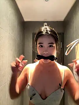 lucy2027 live sex cam