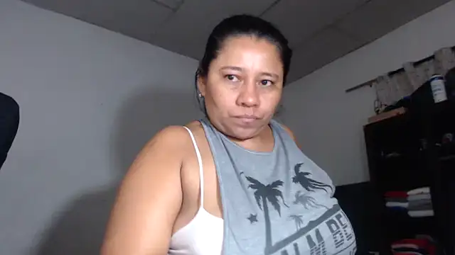 adrixxx38 live sex cam