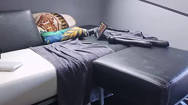 slavic_boy_39 live sex cam