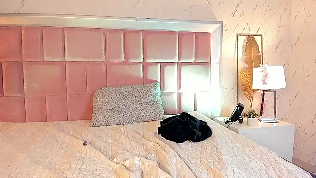 ArisSerrat's cam snapshot