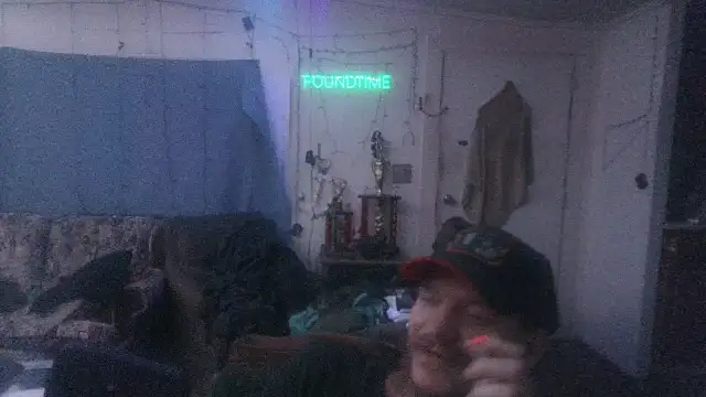 Poundtown1226 live sex cam