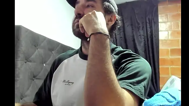 coolfriki live sex cam