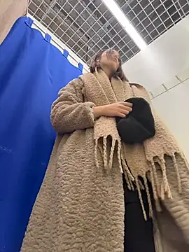 DollyTall's cam snapshot