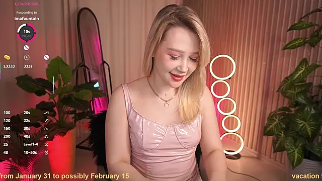 LauraWifeness's cam snapshot