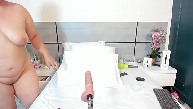 EmmaSmith2 live sex cam