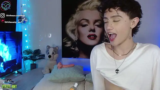 maxiy_001 live sex cam