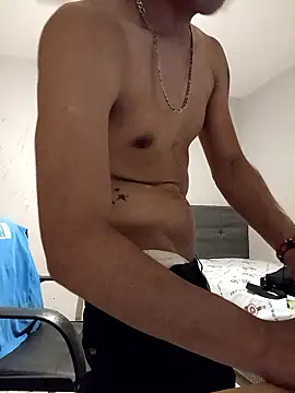 LeonRoots live sex cam