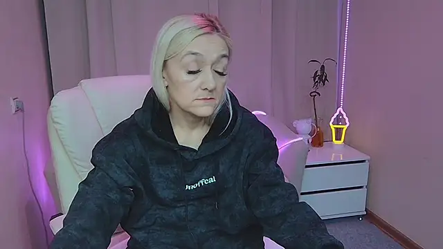 KarmenHH's cam snapshot