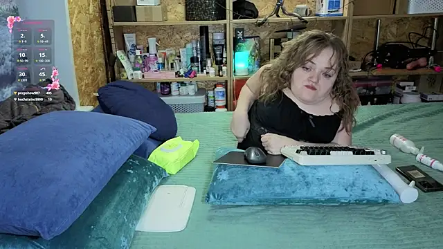 MiniNatalie's cam snapshot