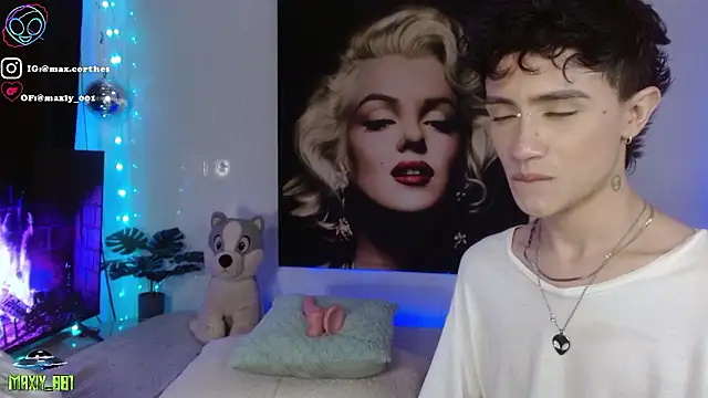 maxiy_001 live sex cam