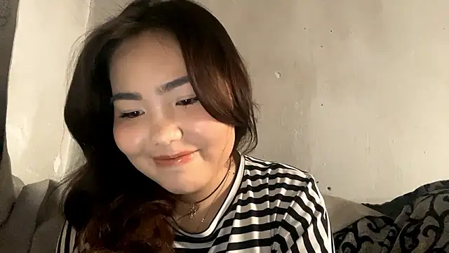 MollyAsian's cam snapshot