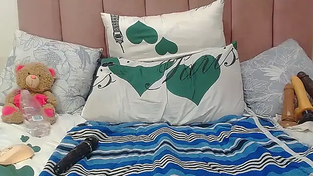 RoundaAssx22's cam snapshot