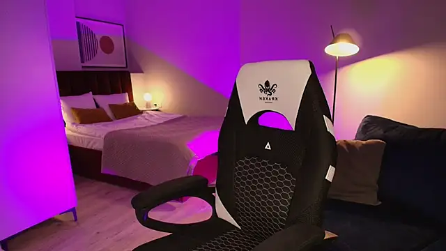 tinafox_'s cam snapshot