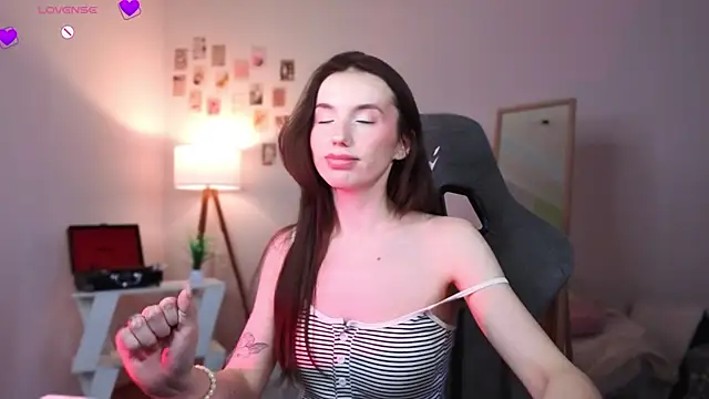 yourfrenchteacher's cam snapshot