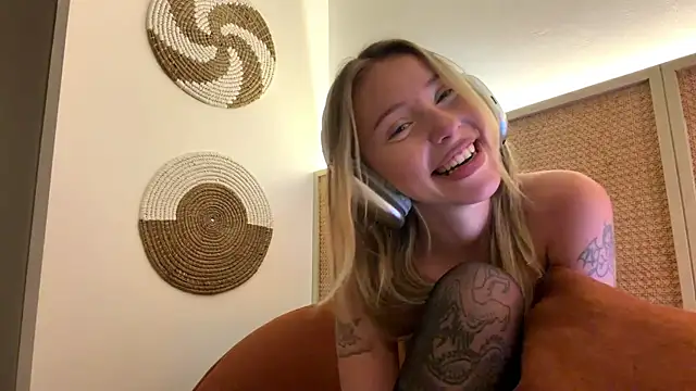 MartinaDeoliveira's cam snapshot