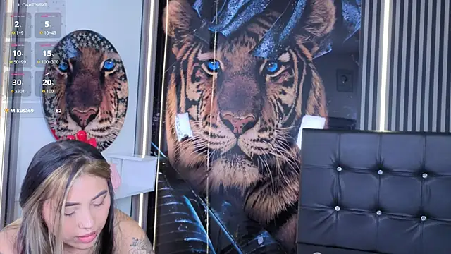 _ManuVeelez live sex cam