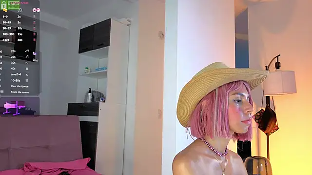 colette_e live sex cam