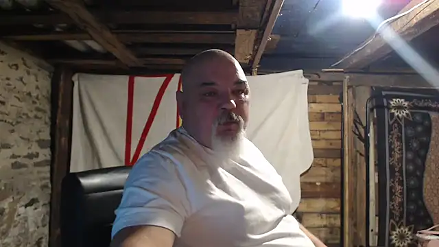 Newfiesausage1972 live sex cam