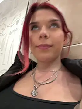 RiriRoseey live sex cam