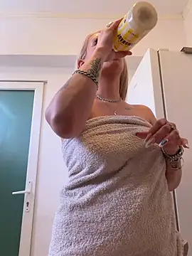 AlmaRusell's cam snapshot