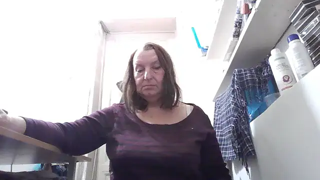 AnnaLive570's cam snapshot