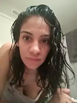 DiamondBabii69 live sex cam