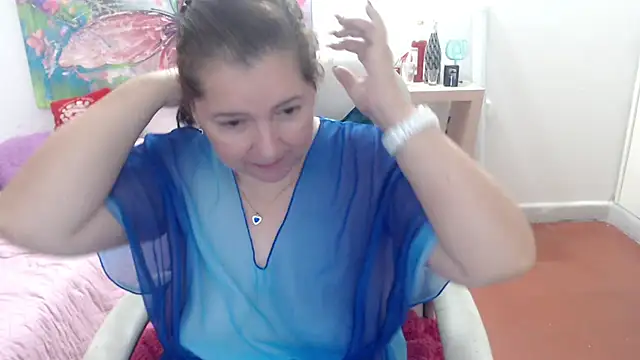 leonela_69's cam snapshot