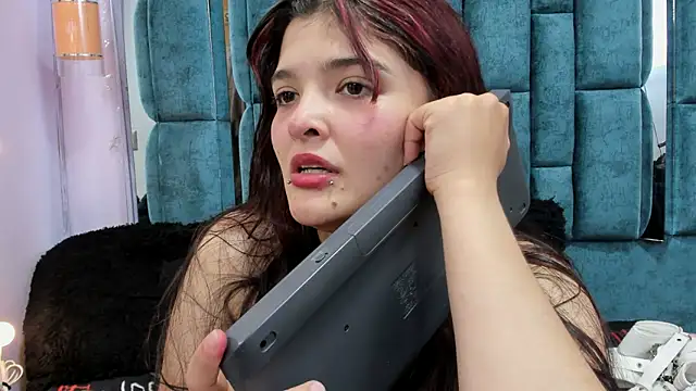 ARTEMISAKIM live sex cam