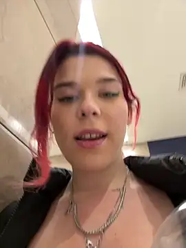 RiriRoseey live sex cam