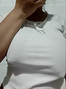 Shine_Mai's cam snapshot