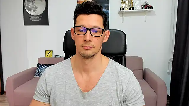 BrutusK08 live sex cam