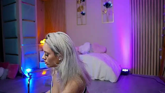 SabrinaJade live sex cam