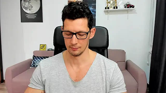 BrutusK08 live sex cam