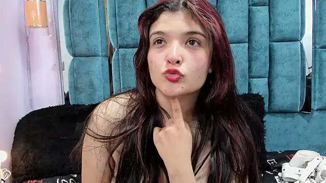 ARTEMISAKIM live sex cam