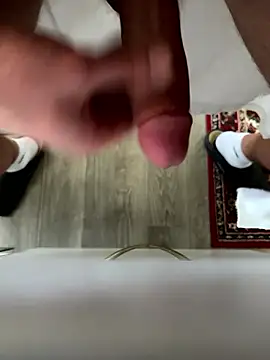 BigYoungDick33 live sex cam