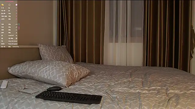 HloeChic live sex cam