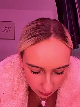 Scarletbx live sex cam