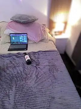 Mae_Henao9 live sex cam