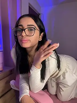 Emily-14 live sex cam