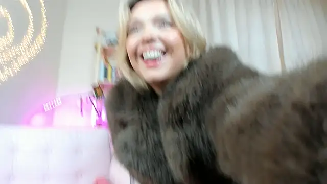 BrightDani's cam snapshot