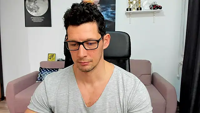 BrutusK08 live sex cam