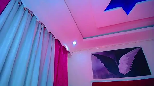 NahomiCamper live sex cam