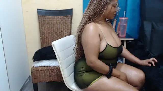 SweetestBooty's cam snapshot