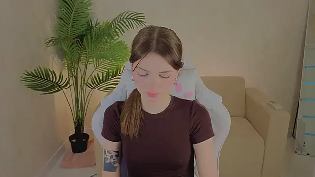 Ellya_me's cam snapshot