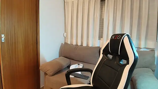 Milanthompson2025 live sex cam